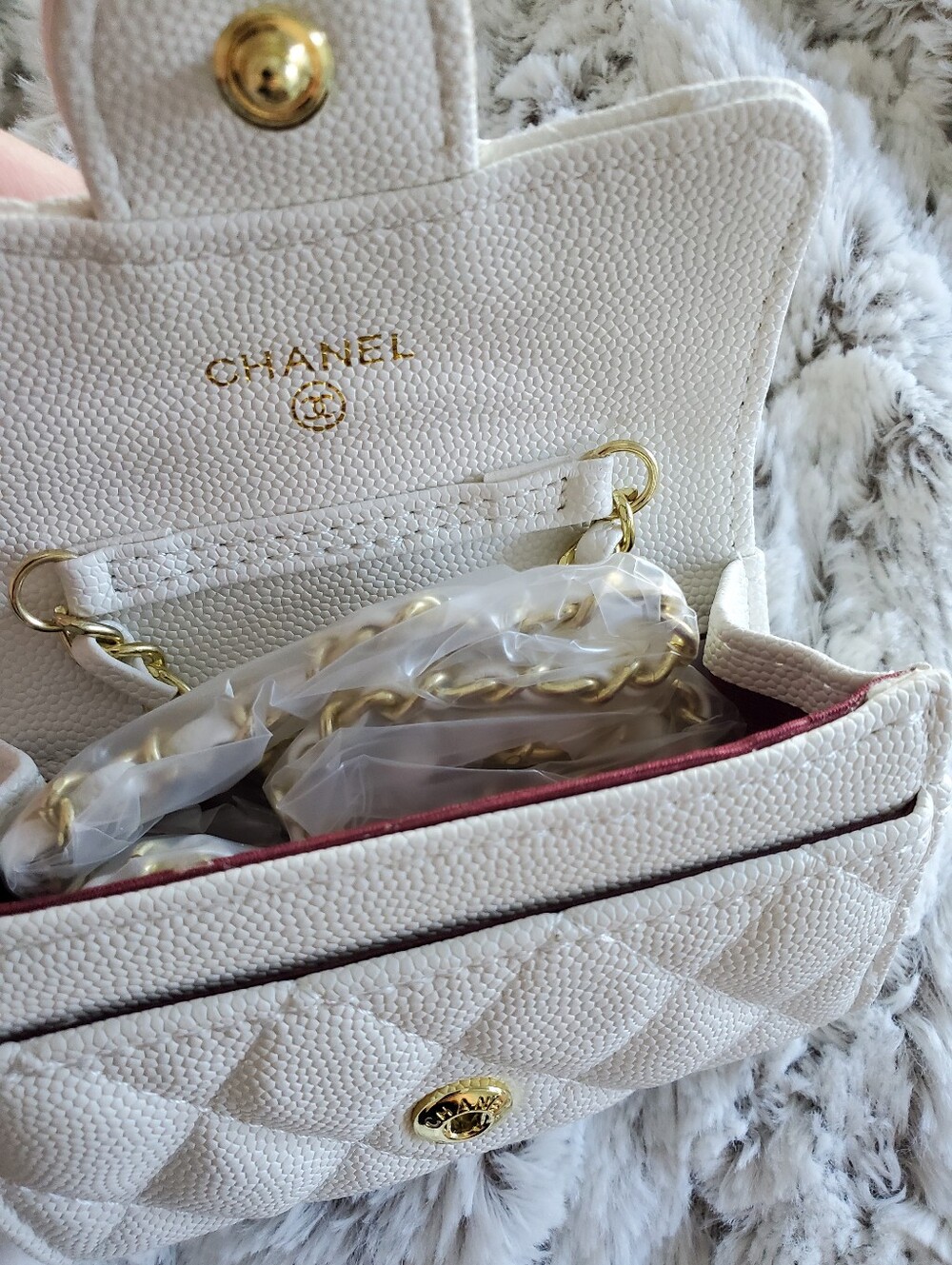 White Quilted Leather Chain Crossbody Wallet Mini Handbag Luxury Designer Style - Picture 6 of 9